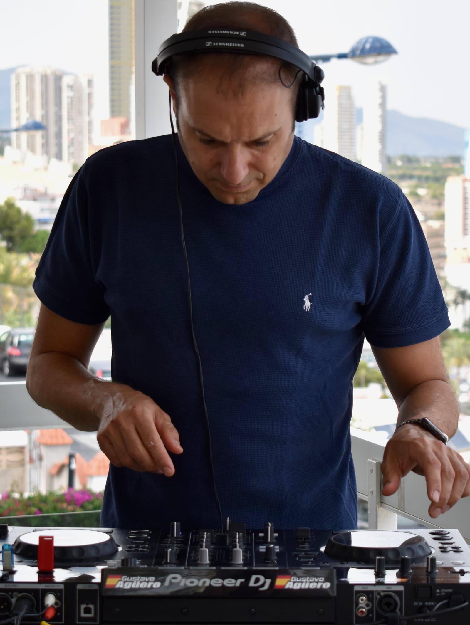 Gus Aguero DJ en sesión