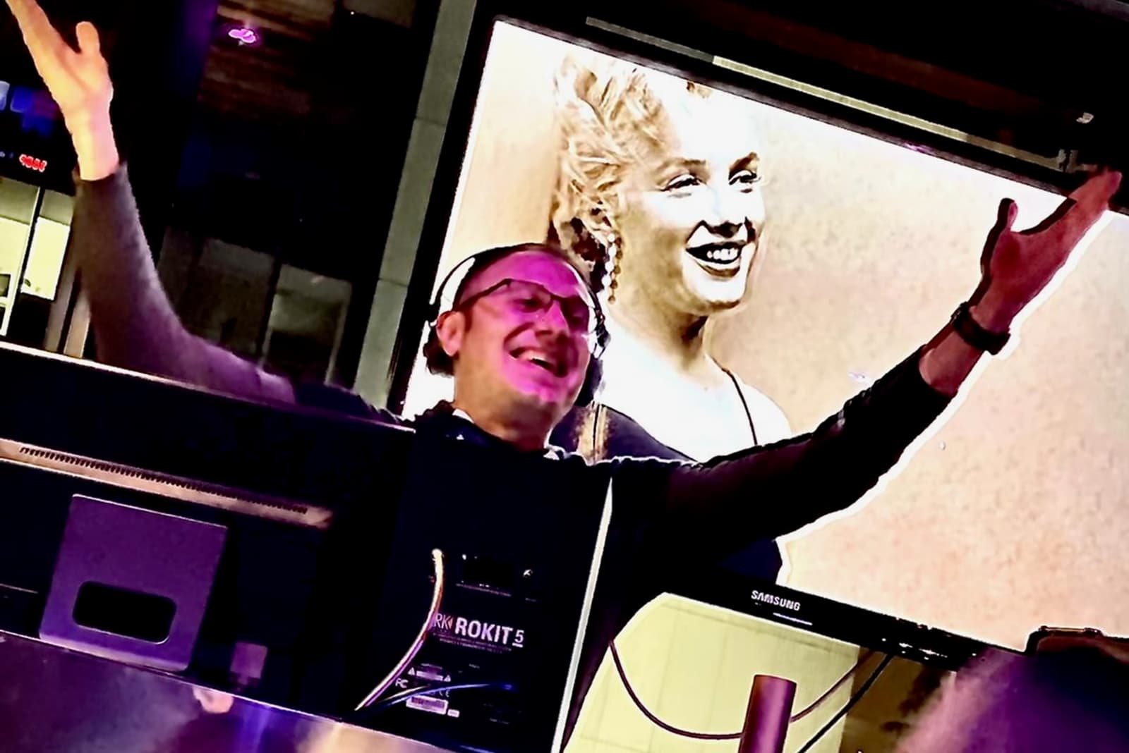 Gus Aguero DJ en sesión