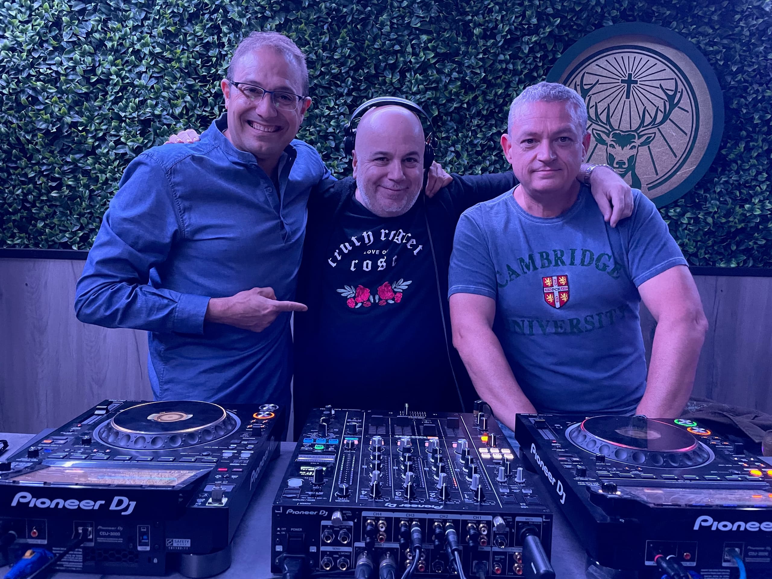 Gus Aguero DJ — Pedro del Moral y Óscar Mayoral