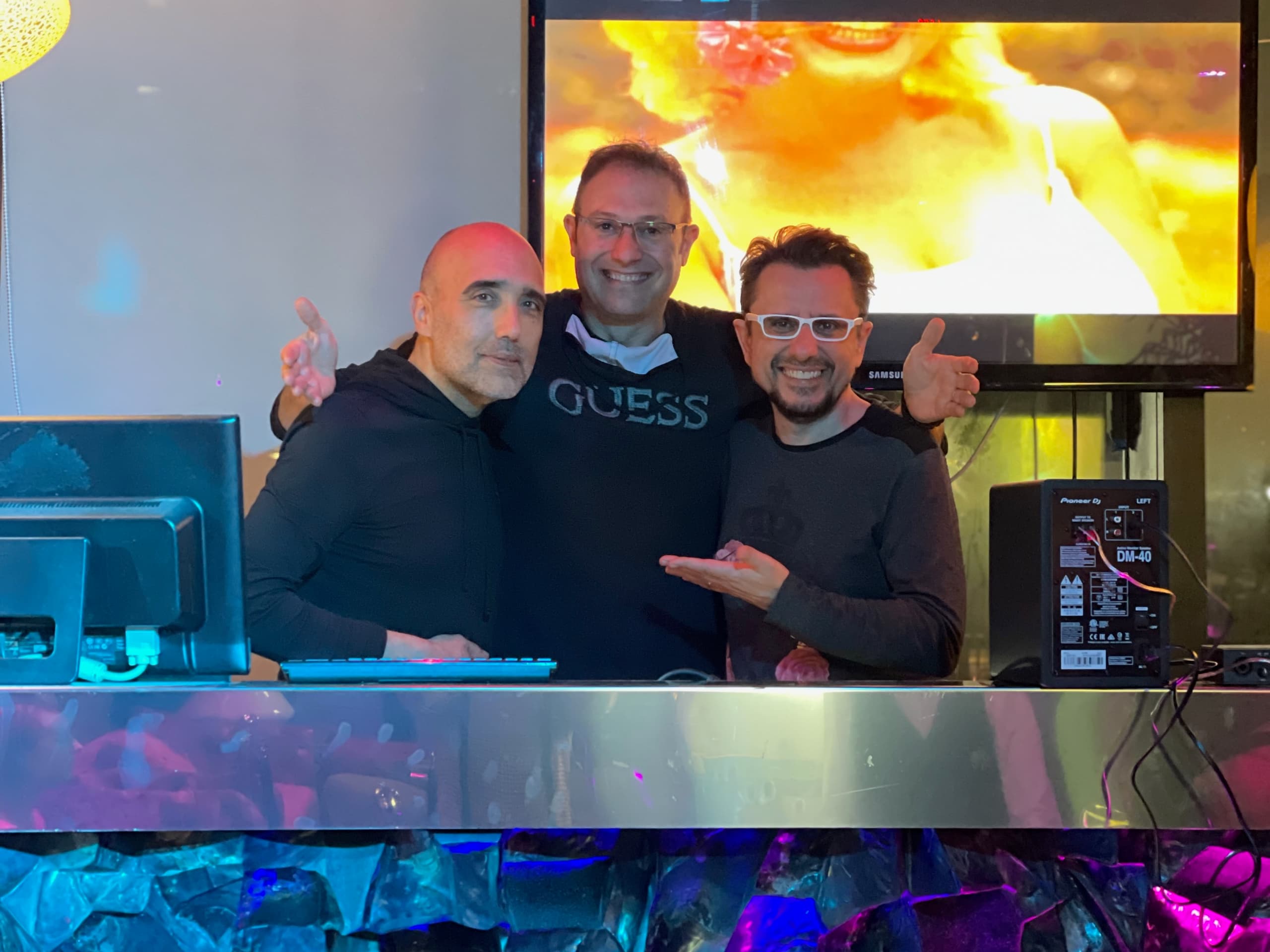 Gus Aguero DJ — Juan Otazo y Luis del Villar DJ