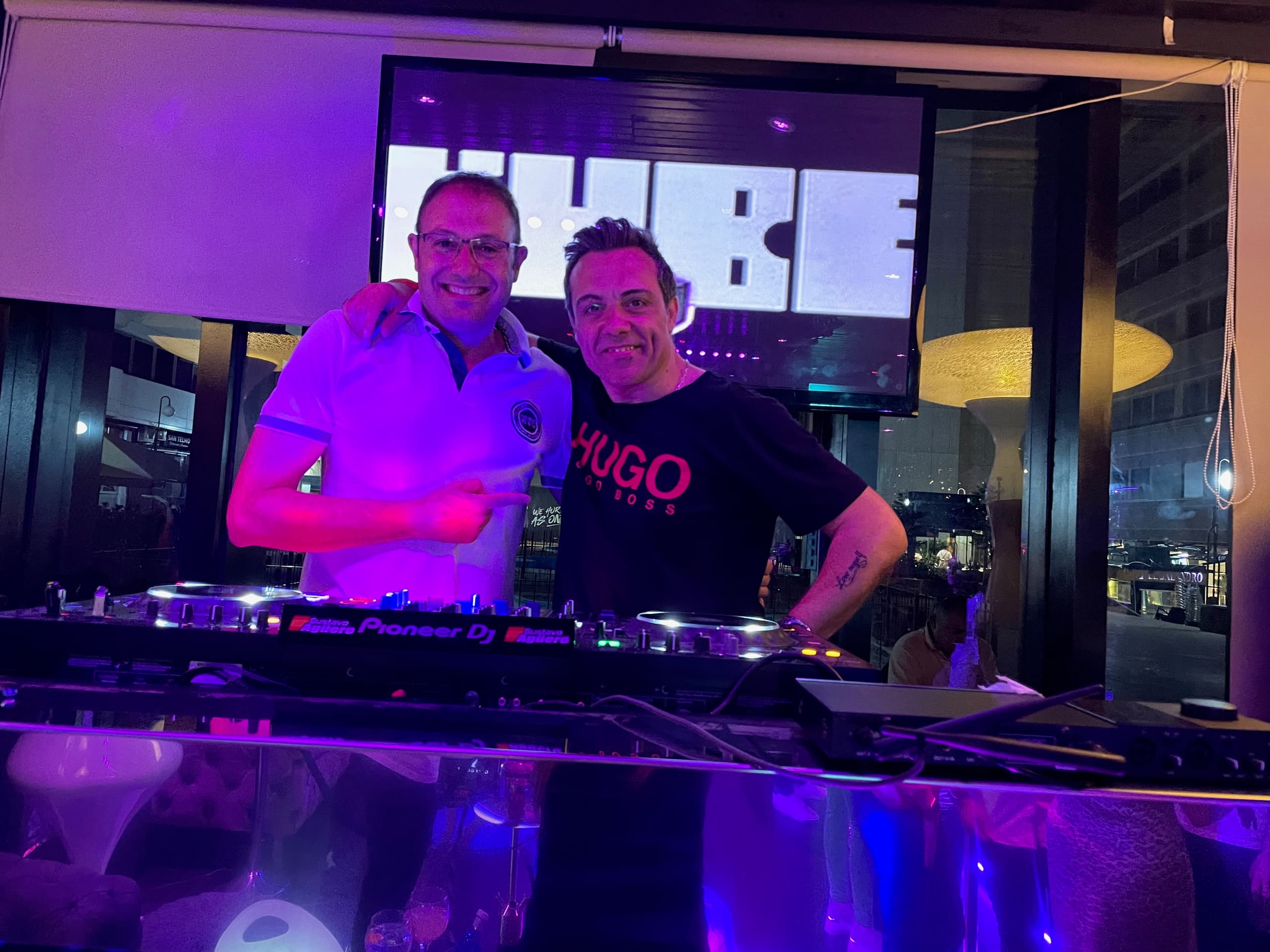 Gus Aguero DJ — con Miguel Vizcaíno DJ